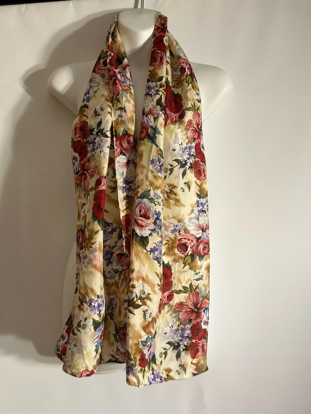 VINTAGE 100% SILK MADE IN KOREA CREAM/ROSE/FLORAL OBLONG SCARF O/S